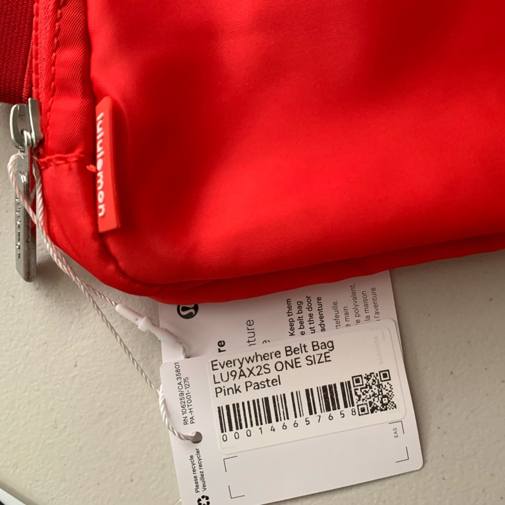 Lululemon everywhere belt bag - Picture 3 of 8